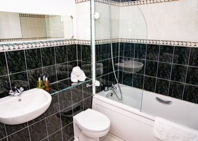 Aspley Marina 2 Bed Accommodation Hotel