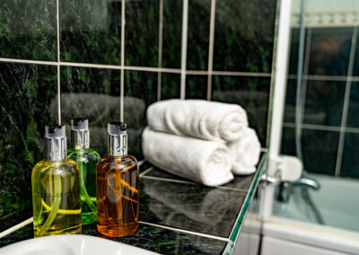 Aspley Marina 2 Bed Accommodation Hotel